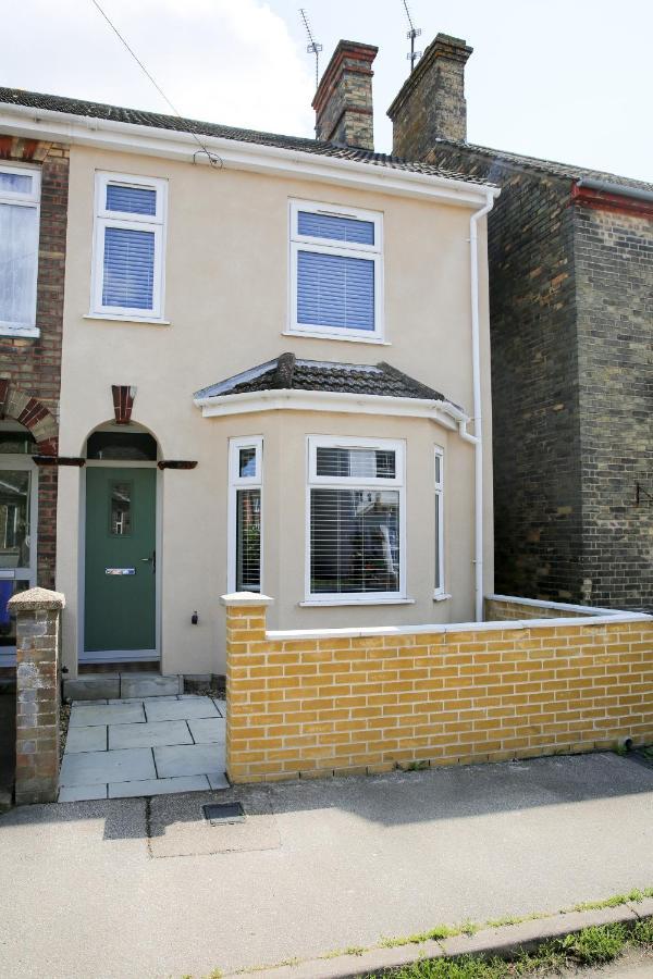 Fully Refurbished Property-March 22-Next To Beach Lowestoft Bagian luar foto